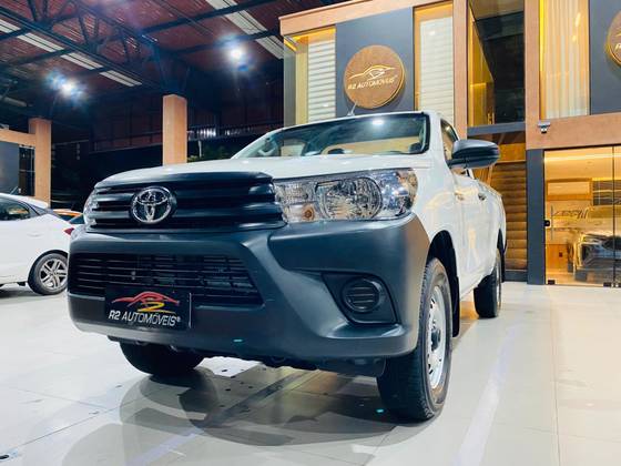 TOYOTA HILUX 2.8 D-4D TURBO DIESEL CS 4X4 MANUAL